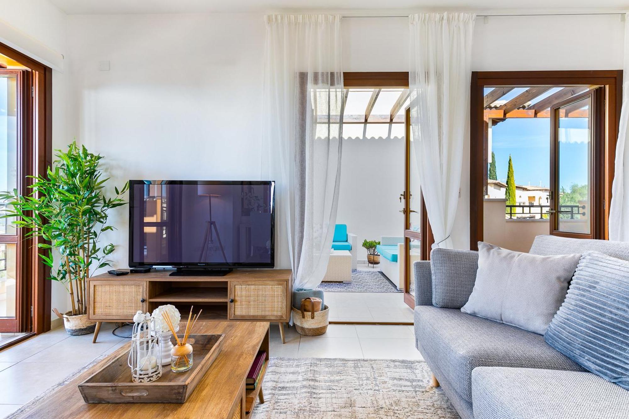 1 Bedroom Apartment Pyrgos With Beautiful Sea And Sunset Views, Aphrodite Hills Resort كوكليا المظهر الخارجي الصورة
